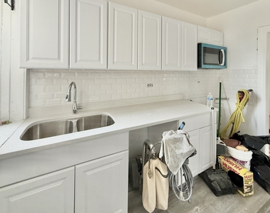 2809 W Lunt Avenue - Photo Thumbnail 10