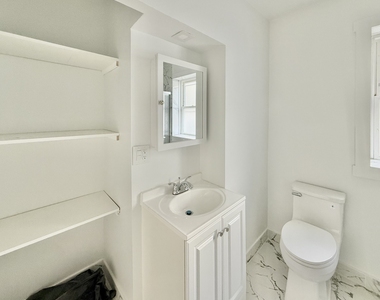 2809 W Lunt Avenue - Photo Thumbnail 14