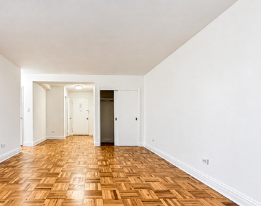 151 West 16th Street - Photo Thumbnail 1