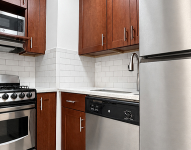 151 West 16th Street - Photo Thumbnail 2