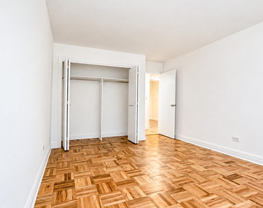 151 West 16th Street - Photo Thumbnail 4