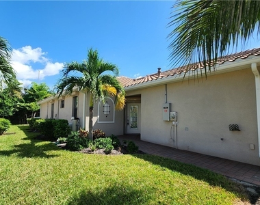 15090 Cortona Way - Photo Thumbnail 28