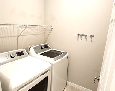 15090 Cortona Way - Photo Thumbnail 25