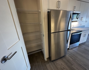 409 Elm - Photo Thumbnail 6