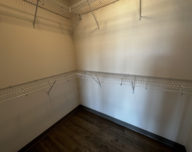 409 Elm - Photo Thumbnail 17