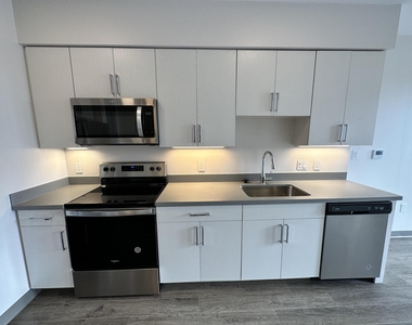 409 Elm - Photo Thumbnail 11