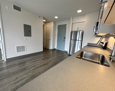 409 Elm - Photo Thumbnail 13