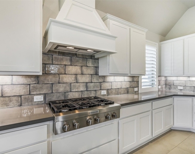 10106 Lehman Drive - Photo Thumbnail 15
