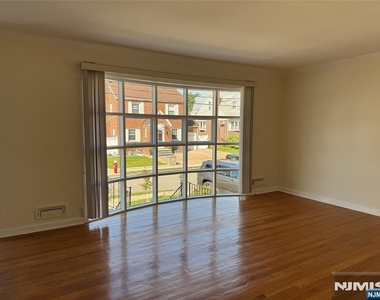1118 Edgewood - Photo Thumbnail 2