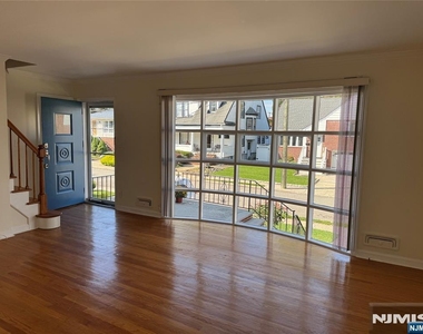 1118 Edgewood - Photo Thumbnail 1