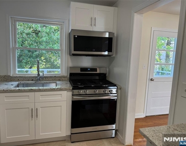 1118 Edgewood - Photo Thumbnail 11