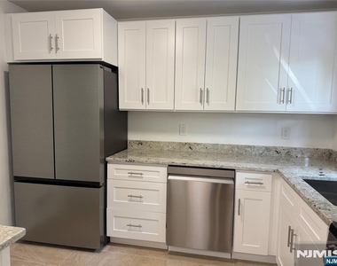 1118 Edgewood - Photo Thumbnail 8