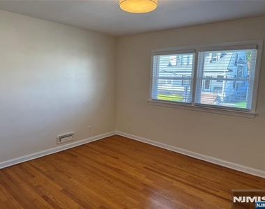 1118 Edgewood - Photo Thumbnail 16