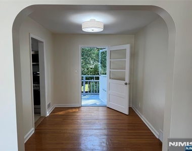 1118 Edgewood - Photo Thumbnail 7