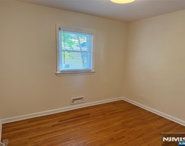 1118 Edgewood - Photo Thumbnail 19