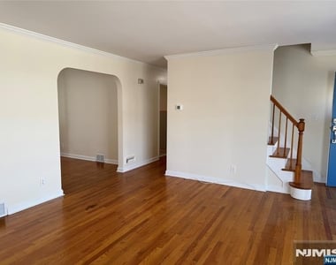 1118 Edgewood - Photo Thumbnail 4