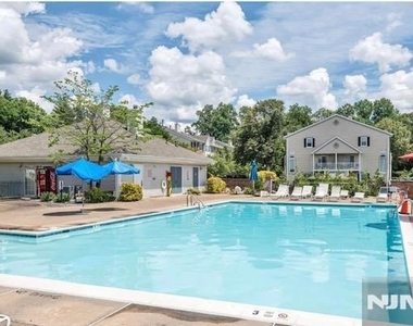 530 Holly - Photo Thumbnail 13