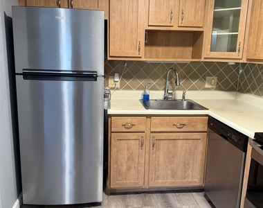 104 Elmwood - Photo Thumbnail 3