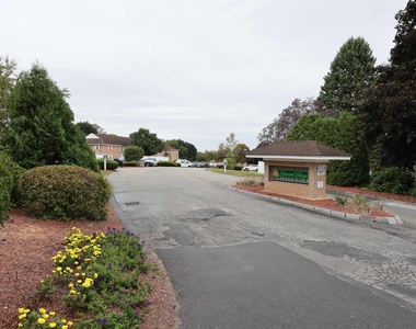 104 Elmwood - Photo Thumbnail 23