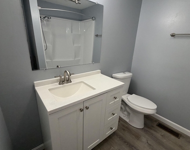 104 Elmwood - Photo Thumbnail 18