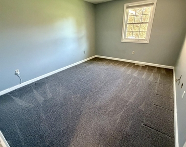 104 Elmwood - Photo Thumbnail 21