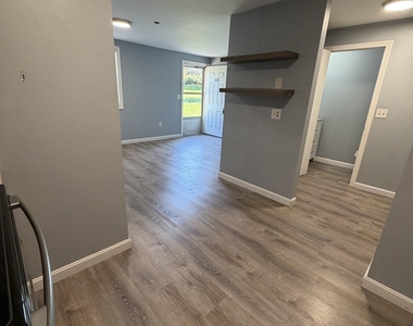 104 Elmwood - Photo Thumbnail 4