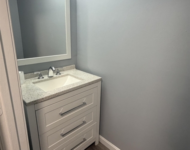 104 Elmwood - Photo Thumbnail 7