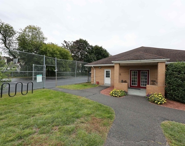 104 Elmwood - Photo Thumbnail 22