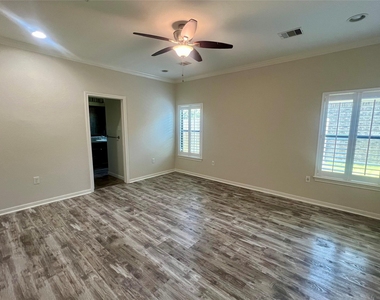 2212 Dove Haven Lane - Photo Thumbnail 7