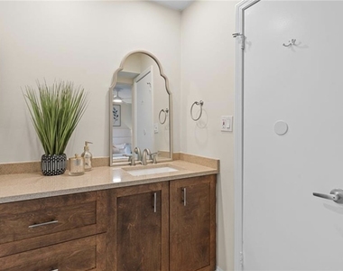 788 Park Shore Drive - Photo Thumbnail 11