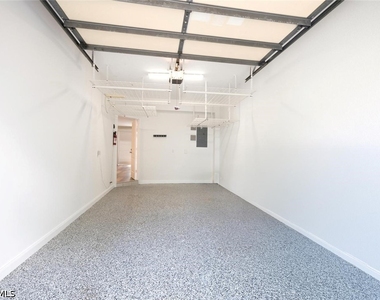 5729 Cove Circle - Photo Thumbnail 25