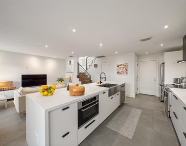 258 Sentry Maple Place - Photo Thumbnail 6