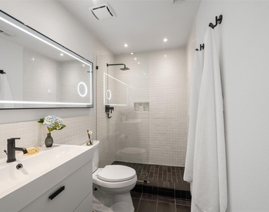 258 Sentry Maple Place - Photo Thumbnail 14