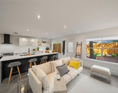 258 Sentry Maple Place - Photo Thumbnail 8