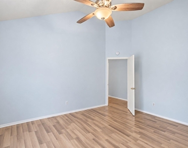 10302 Bushy Creek Drive - Photo Thumbnail 18