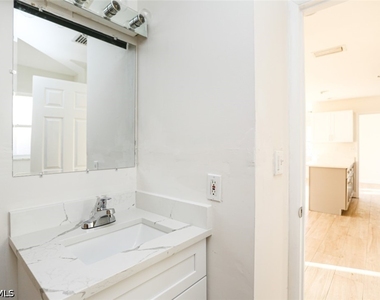 524 97th Avenue N - Photo Thumbnail 7