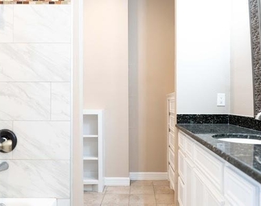 14910 Indian Hill Trail - Photo Thumbnail 4