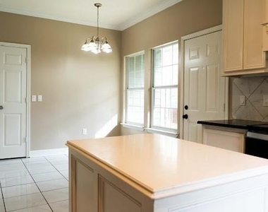 14910 Indian Hill Trail - Photo Thumbnail 9