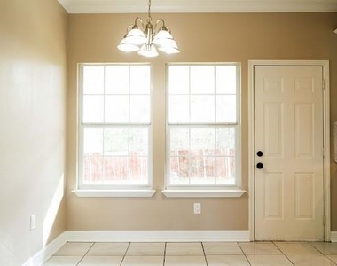 14910 Indian Hill Trail - Photo Thumbnail 2