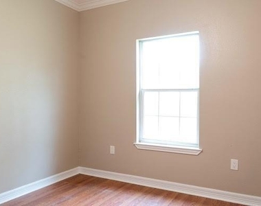 14910 Indian Hill Trail - Photo Thumbnail 8