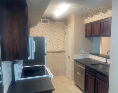 17331 Red Oak Drive - Photo Thumbnail 8