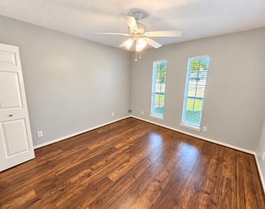 4402 Monteith Drive - Photo Thumbnail 9