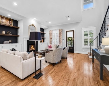 310 W 18th Street - Photo Thumbnail 7