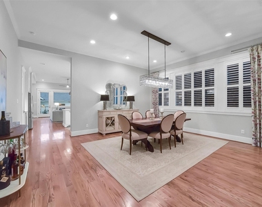 310 W 18th Street - Photo Thumbnail 8