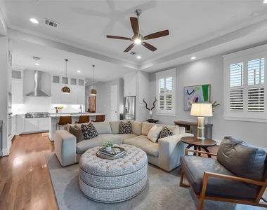 310 W 18th Street - Photo Thumbnail 14