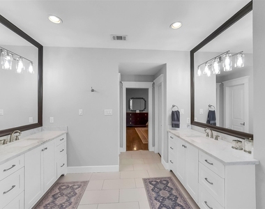 310 W 18th Street - Photo Thumbnail 20