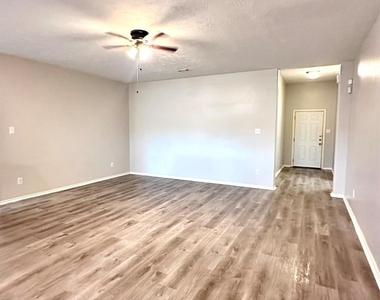 11414 Harbour Lake Court - Photo Thumbnail 4