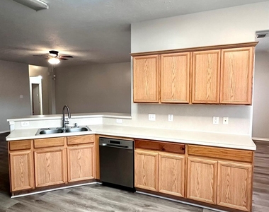 11414 Harbour Lake Court - Photo Thumbnail 12