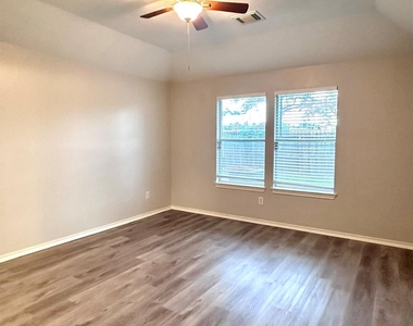 11414 Harbour Lake Court - Photo Thumbnail 6