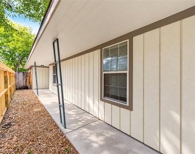 7406 Riptide Drive - Photo Thumbnail 2